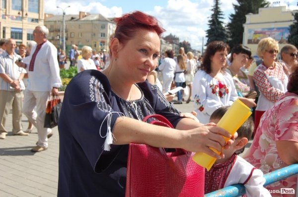 Акція «Українська вишиванка» у Луцьку. ФОТО