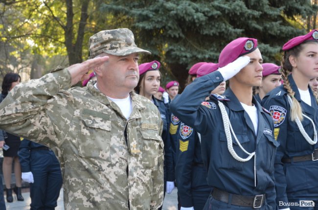 Майбутні правоохоронці: у Луцьку посвятили в ліцеїсти 75 юнаків та дівчат. ФОТО