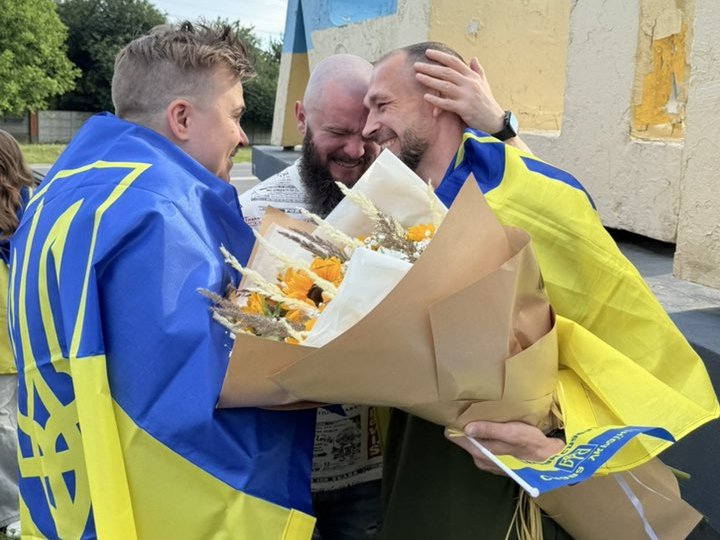 Провів у неволі майже рік: у Луцьку зустріли звільненого з полону Бориса Василенка