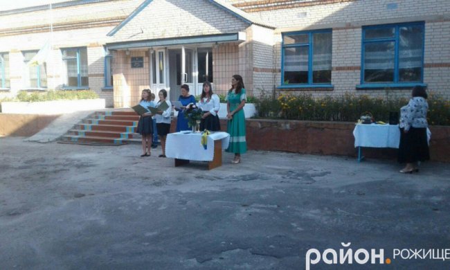  Перший дзвінок у селі Навіз 