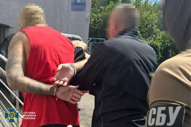 Фітнес-тренер підпалював авто ЗСУ у трьох містах