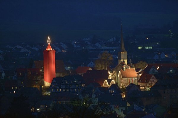 Європейські столиці уже «вдягнули» новорічні вогні. ФОТО