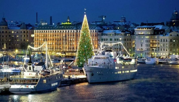 Європейські столиці уже «вдягнули» новорічні вогні. ФОТО