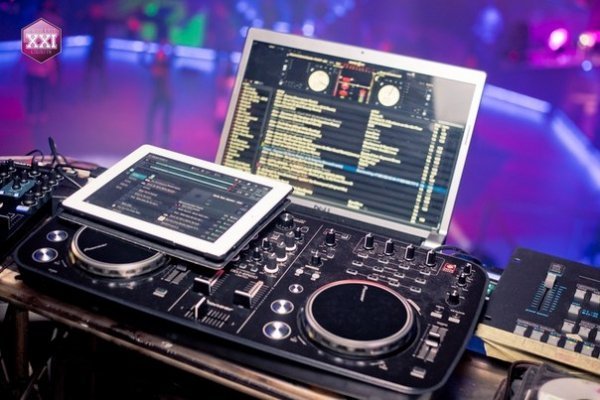 Вечірка до Дня армії в луцькому клубі. ФОТО