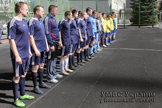 Волинські міліціонери зіграли у футбол у пам'ять про загиблих в АТО колег. ФОТО