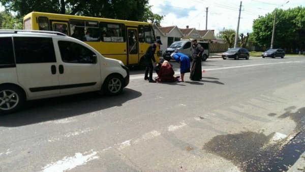 У Луцьку в ДТП постраждала літня жінка та дитина