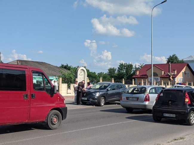 На Волині не розминулися водій легковика та велосипедист. ФОТО