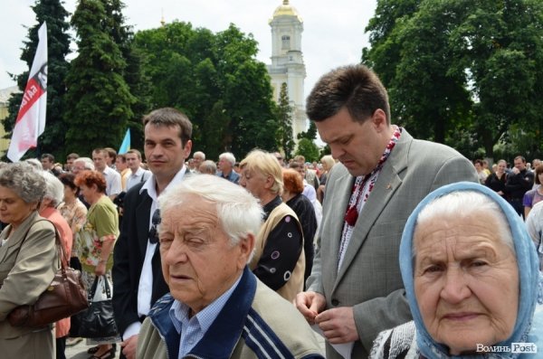 Луцьк вийшов на віче - захищати мову. ФОТО