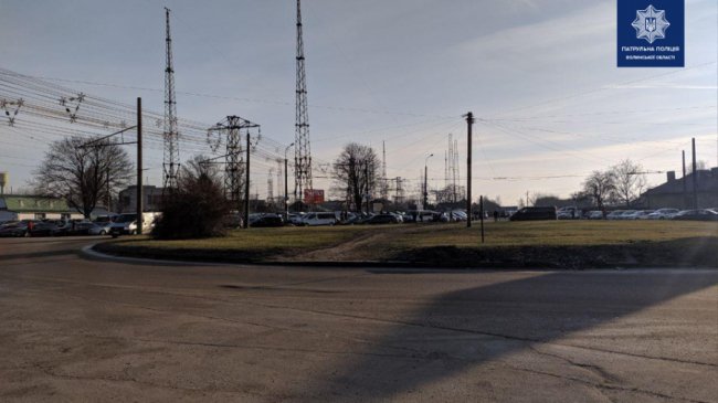 У Луцьку патрульні наводять лад на авторинку