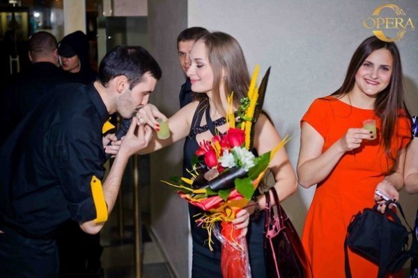 «Вусата вечірка» в луцькому клубі. ФОТО