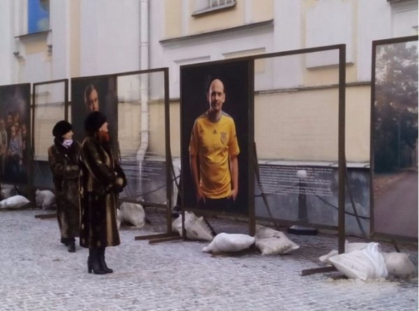 «Мій дім там, де я»: У Луцьку відкрилася фотовиставка про переселенців. ФОТО