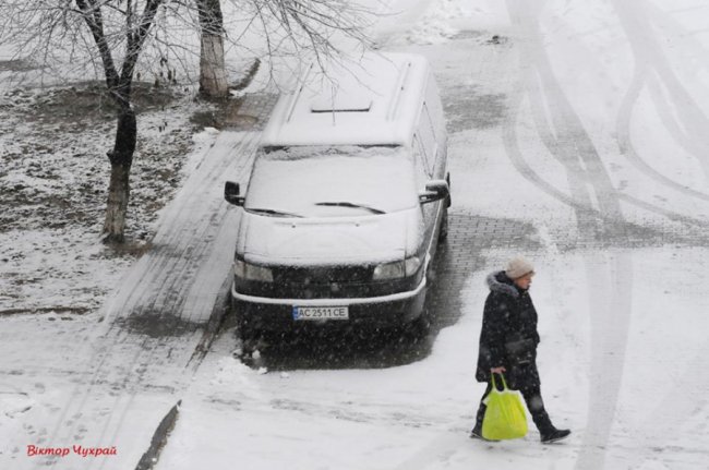 Фотограф показав засніжений Луцьк