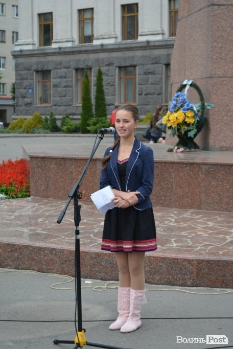 У Луцьку масово читали Шевченка. ФОТО