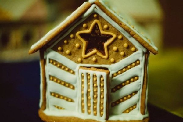 На Волині - благодійний аукціон пряничних будиночків. ФОТО