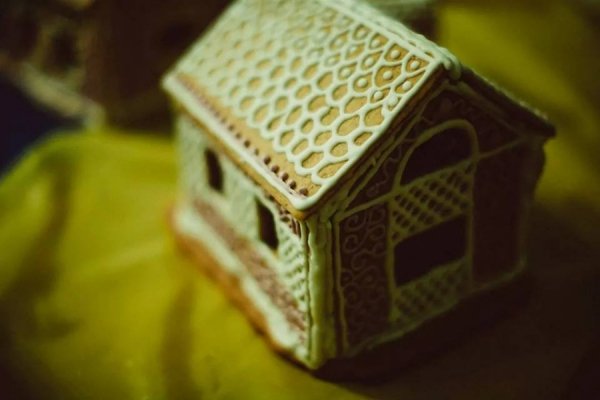 На Волині - благодійний аукціон пряничних будиночків. ФОТО