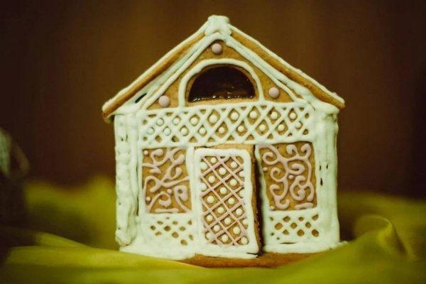 На Волині - благодійний аукціон пряничних будиночків. ФОТО