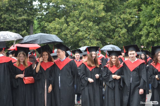 У луцькому політесі «відгуділи» випускний. ФОТО