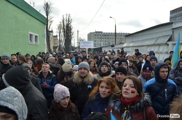 У Луцьку спалили «труну Партії регіонів». ФОТО. ВІДЕО
