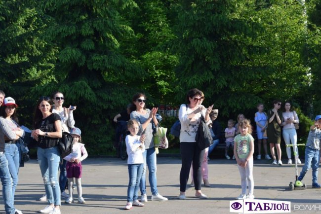 У центральному парку Луцька відбувся концерт вуличної музики. ФОТО