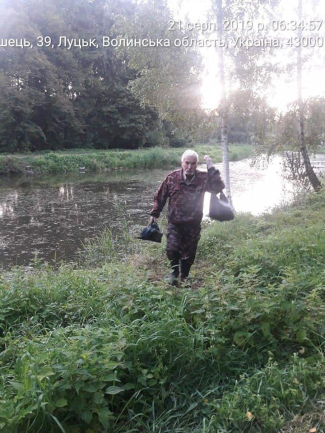 У центральному парку Луцька зловили браконьєрів-рибалок. ФОТО