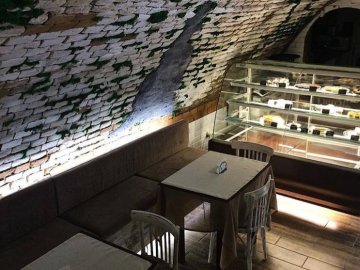 У серці Луцька відкрили нову кав'ярню. ФОТО