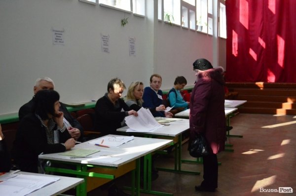 Волиняни не поспішають йти на вибори. ФОТО