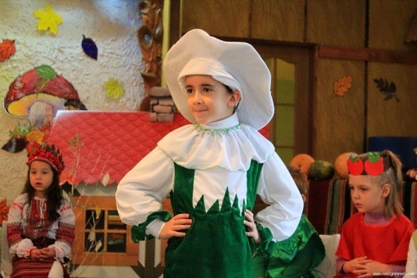 Як луцькі діти радіють осені. ФОТО