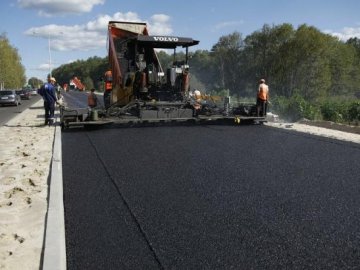 Трильйон гривень та 10 років треба на ремонт усіх українських доріг