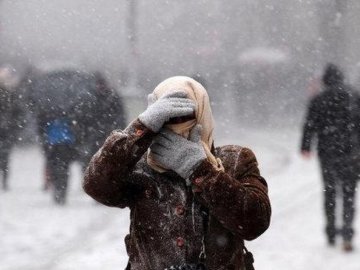 У понеділок по всій Україні оголошено штормове попередження