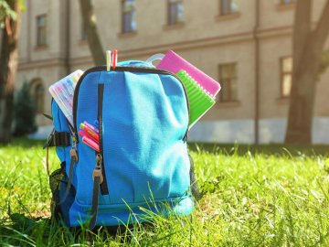 Очне навчання з 1 вересня розпочнуть лише школи з укриттями