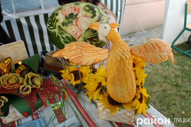 «Бурштинова осінь»: страви, мода і музика