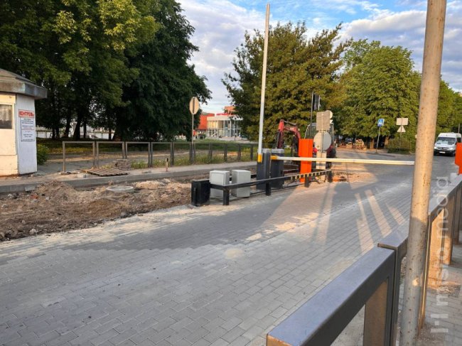 Щоб автобуси не ламалися на ямах: на луцькій автостанції ремонтують стоянку і заїзди