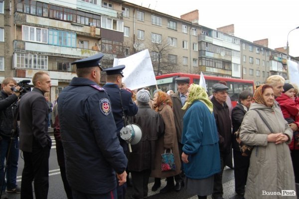 Бунт у Луцьку: як перекривали дорогу. ФОТО. ВІДЕО