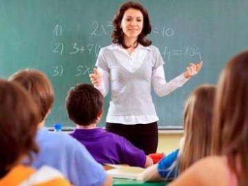 Українським освітянам дозволили працювати без медогляду