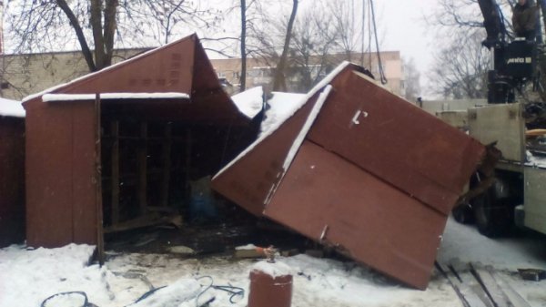 У Луцьку надалі  демонтують гаражі