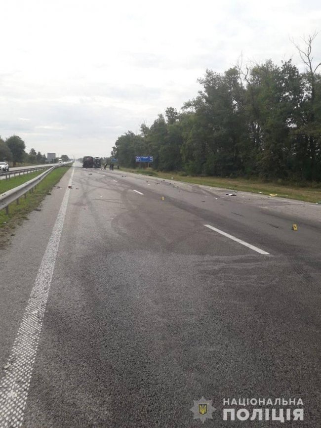 На Житомирщині міжнародний автобус врізався в автовоз: є загиблий, багато травмованих