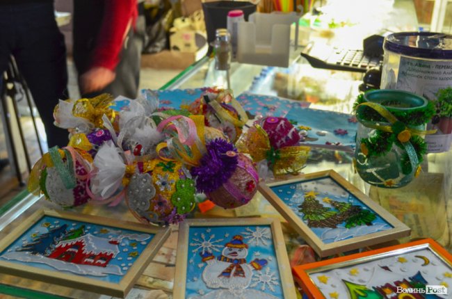 У Луцьку діти із синдромом Дауна готують аукціон на підтримку хворої на лейкемію 17-річної Альбіни. ФОТО