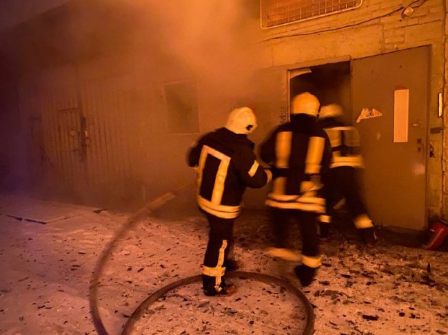 У Луцьку горів склад поруч  із супермаркетом «Сільпо»