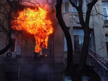 Горить одеський коледж: багато постраждалих. ФОТО, ВІДЕО