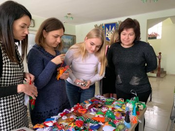 У Підгайцях провели благодійний ярмарок у підтримку акції «Тепла іграшка надії». ФОТО