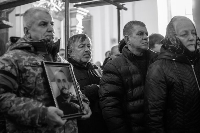 У Луцькій громаді попрощалися із захисниками України Артемом Одінцовим та Олександром Бортніком