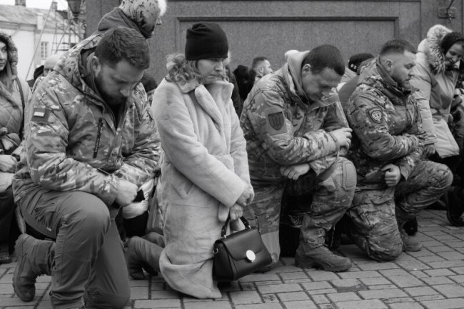 У Луцькій громаді попрощалися із захисниками України Артемом Одінцовим та Олександром Бортніком