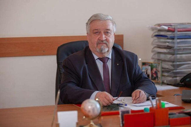 Скільки у Нововолинській міськраді заробляють голова та його заступники