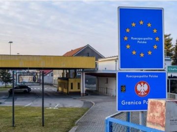 У Польщі затримали підлітка з Чехії, який поїхав воювати за Україну