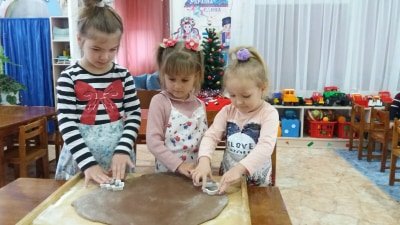 «Добро починається з тебе»: ковельські школярі готували подарунки для особливих діток. ФОТО