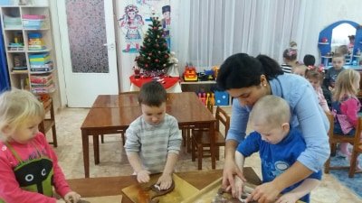 «Добро починається з тебе»: ковельські школярі готували подарунки для особливих діток. ФОТО