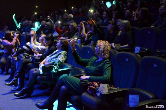 Новорічні хіти та казкова енергетика: як лучан розважали LeoBand Orchestra. ФОТОРЕПОРТАЖ