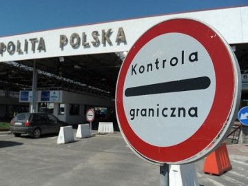 У чергах на кордоні з Польщею стоять чимало автівок