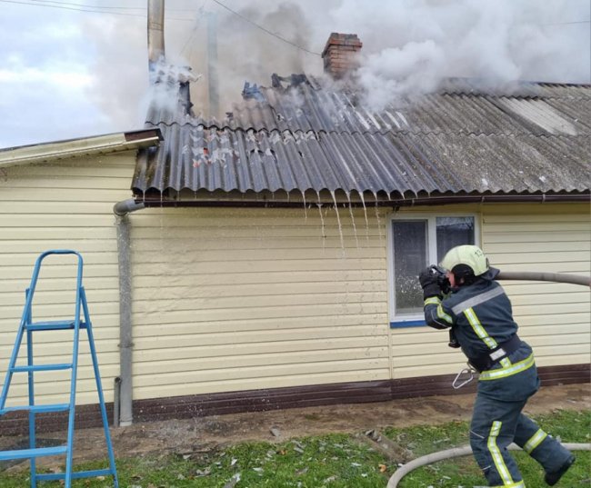 На Волині горіла господарська споруда
