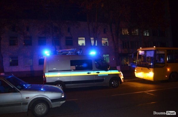 Аварія у Луцьку: в маршрутки відлетіло колесо. ФОТО